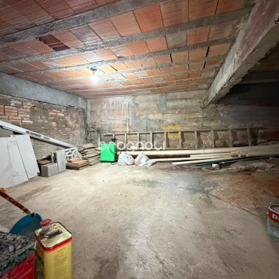 Casa com 205m², 3 quartos (sendo 1 suíte), 3 garagens, no bairro Agronômica em Florianópolis