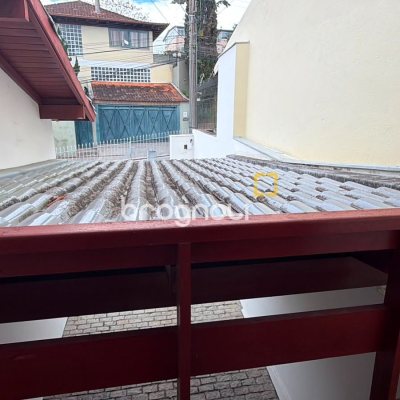 Casa com 205m², 3 quartos (sendo 1 suíte), 3 garagens, no bairro Agronômica em Florianópolis