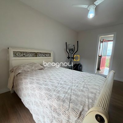 Casa com 205m², 3 quartos (sendo 1 suíte), 3 garagens, no bairro Agronômica em Florianópolis