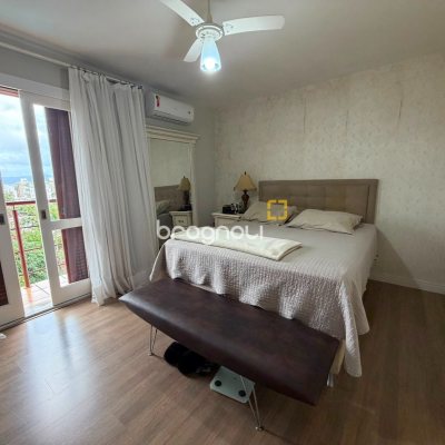 Casa com 205m², 3 quartos (sendo 1 suíte), 3 garagens, no bairro Agronômica em Florianópolis