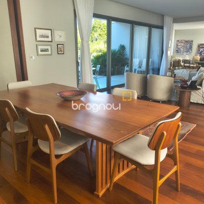 Casa de Condomínio com 410m², 3 quartos (sendo 3 suítes), 3 garagens, no bairro Ratones em Florianópolis