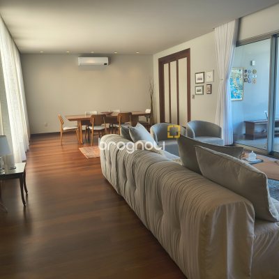 Casa de Condomínio com 410m², 3 quartos (sendo 3 suítes), 3 garagens, no bairro Ratones em Florianópolis