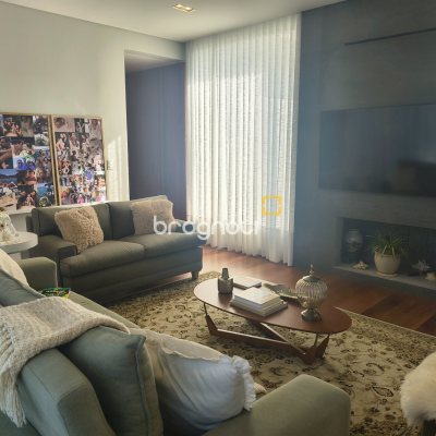 Casa de Condomínio com 410m², 3 quartos (sendo 3 suítes), 3 garagens, no bairro Ratones em Florianópolis