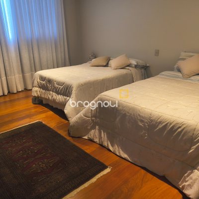 Casa de Condomínio com 410m², 3 quartos (sendo 3 suítes), 3 garagens, no bairro Ratones em Florianópolis