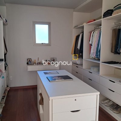Casa de Condomínio com 410m², 3 quartos (sendo 3 suítes), 3 garagens, no bairro Ratones em Florianópolis