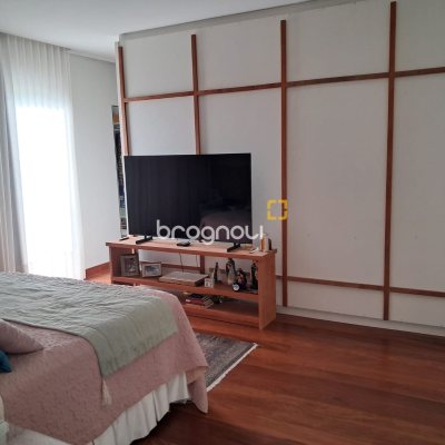 Casa de Condomínio com 410m², 3 quartos (sendo 3 suítes), 3 garagens, no bairro Ratones em Florianópolis