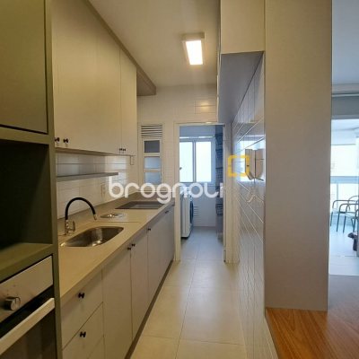 Apartamento com 79m², 2 quartos (sendo 1 suíte), 1 garagem, no bairro Itacorubi em Florianópolis