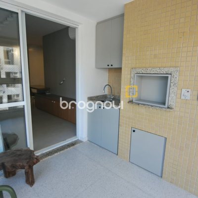 Apartamento com 79m², 2 quartos (sendo 1 suíte), 1 garagem, no bairro Itacorubi em Florianópolis
