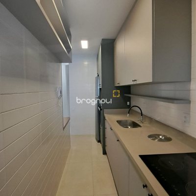 Apartamento com 79m², 2 quartos (sendo 1 suíte), 1 garagem, no bairro Itacorubi em Florianópolis