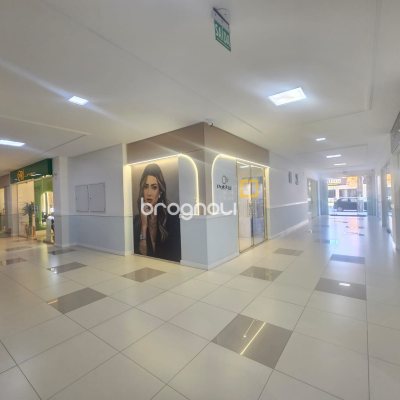 Loja com 40m², no bairro Campinas em São José