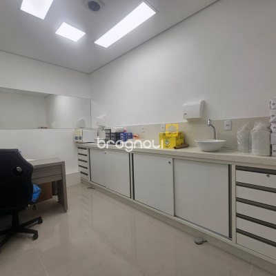 Loja com 40m², no bairro Campinas em São José