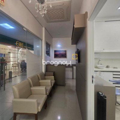 Loja com 40m², no bairro Campinas em São José
