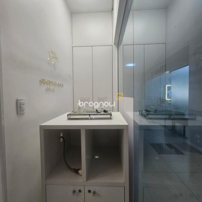 Loja com 40m², no bairro Campinas em São José
