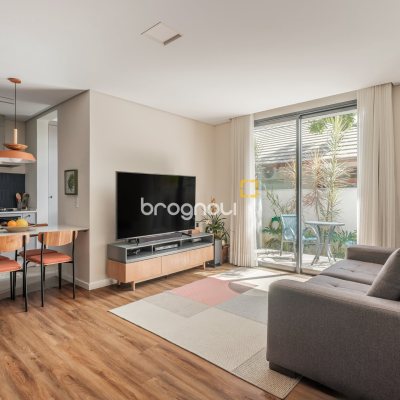 Casa com 373m², 5 quartos (sendo 3 suítes), 3 garagens, no bairro Lagoa da Conceição em Florianópolis
