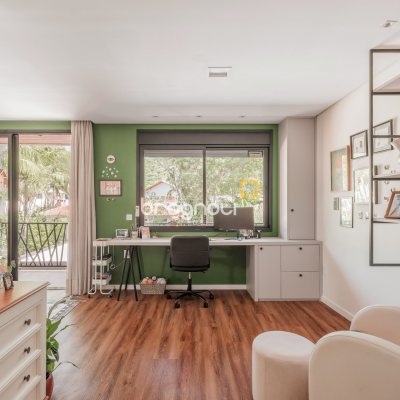 Casa com 373m², 5 quartos (sendo 3 suítes), 3 garagens, no bairro Lagoa da Conceição em Florianópolis