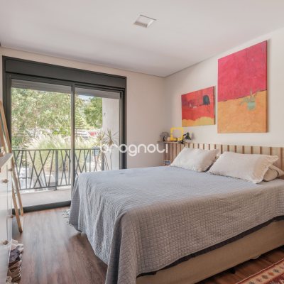 Casa com 373m², 5 quartos (sendo 3 suítes), 3 garagens, no bairro Lagoa da Conceição em Florianópolis