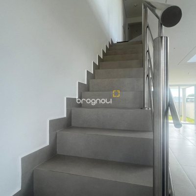 Casa com 150m², 3 quartos (sendo 1 suíte), 2 garagens, no bairro Campeche em Florianópolis
