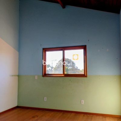 Casa com 208m², 4 quartos, 1 garagem, no bairro São João do Rio Vermelho em Florianópolis