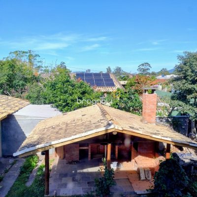 Casa com 208m², 4 quartos, 1 garagem, no bairro São João do Rio Vermelho em Florianópolis