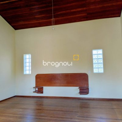 Casa com 208m², 4 quartos, 1 garagem, no bairro São João do Rio Vermelho em Florianópolis