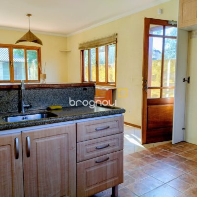 Casa com 208m², 4 quartos, 1 garagem, no bairro São João do Rio Vermelho em Florianópolis