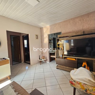 Casa com 100m², 3 quartos (sendo 1 suíte), 2 garagens, no bairro Areias em São José