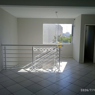 Loja com 649m², 12 garagens, no bairro Estreito em Florianópolis