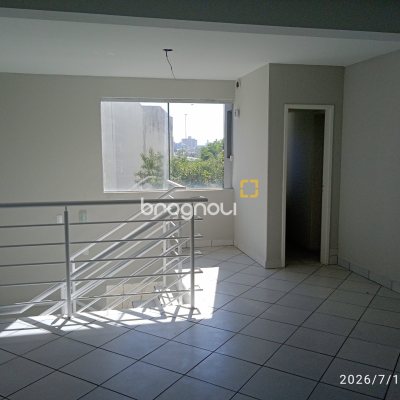 Loja com 649m², 12 garagens, no bairro Estreito em Florianópolis
