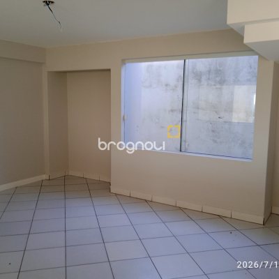 Loja com 649m², 12 garagens, no bairro Estreito em Florianópolis