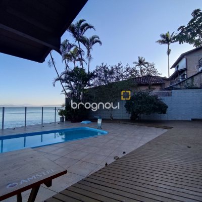 Casa com 298m², 6 quartos (sendo 6 suítes), 1 garagem, no bairro Sambaqui em Florianópolis