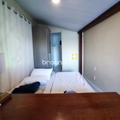 Casa com 298m², 6 quartos (sendo 6 suítes), 1 garagem, no bairro Sambaqui em Florianópolis