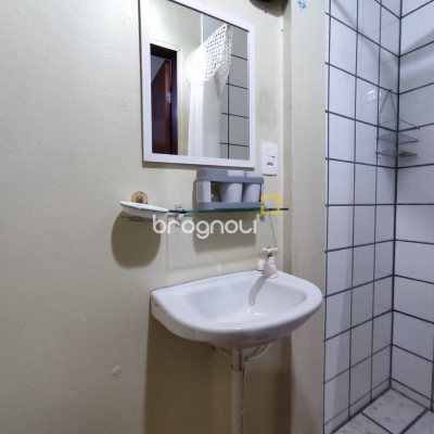Casa com 298m², 6 quartos (sendo 6 suítes), 1 garagem, no bairro Sambaqui em Florianópolis