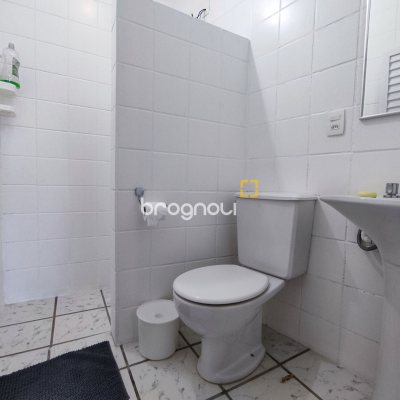 Casa com 298m², 6 quartos (sendo 6 suítes), 1 garagem, no bairro Sambaqui em Florianópolis