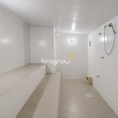 Apartamento com 63m², 2 quartos (sendo 1 suíte), 1 garagem, no bairro Areias em São José
