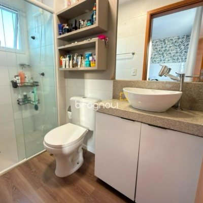 Apartamento com 63m², 2 quartos (sendo 1 suíte), 1 garagem, no bairro Areias em São José