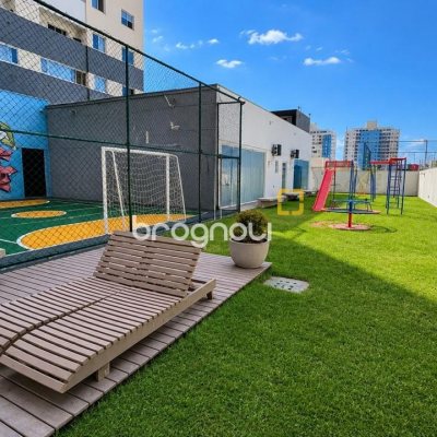Apartamento com 63m², 2 quartos (sendo 1 suíte), 1 garagem, no bairro Areias em São José