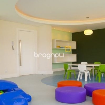 Apartamento com 82m², 3 quartos (sendo 2 suítes), 2 garagens, no bairro Trindade em Florianópolis