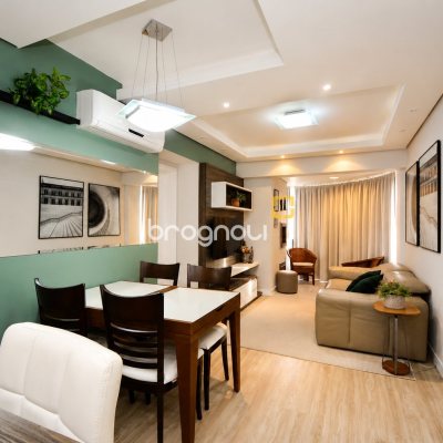 Apartamento com 82m², 3 quartos (sendo 2 suítes), 2 garagens, no bairro Trindade em Florianópolis
