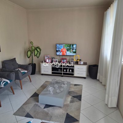 Casa com 150m², 5 quartos (sendo 2 suítes), 3 garagens, no bairro Canasvieiras em Florianópolis