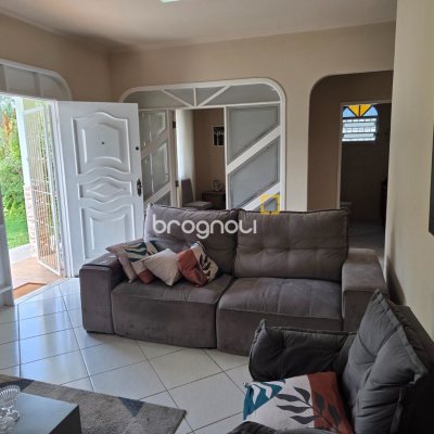 Casa com 150m², 5 quartos (sendo 2 suítes), 3 garagens, no bairro Canasvieiras em Florianópolis