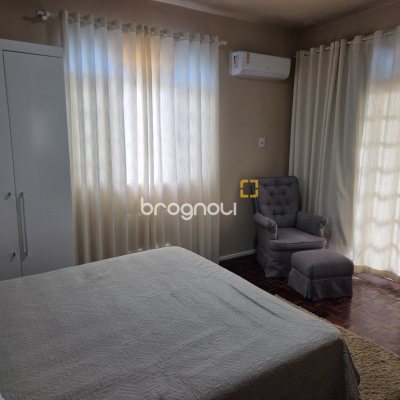 Casa com 150m², 5 quartos (sendo 2 suítes), 3 garagens, no bairro Canasvieiras em Florianópolis
