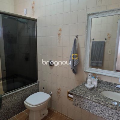Casa com 150m², 5 quartos (sendo 2 suítes), 3 garagens, no bairro Canasvieiras em Florianópolis