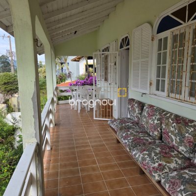 Casa com 150m², 5 quartos (sendo 2 suítes), 3 garagens, no bairro Canasvieiras em Florianópolis
