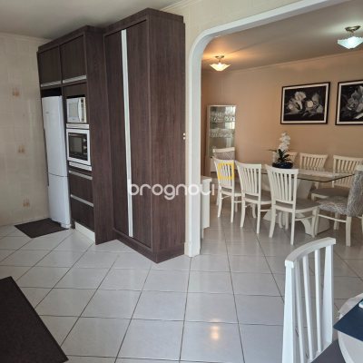 Casa com 150m², 5 quartos (sendo 2 suítes), 3 garagens, no bairro Canasvieiras em Florianópolis