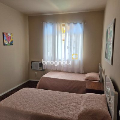 Casa com 150m², 5 quartos (sendo 2 suítes), 3 garagens, no bairro Canasvieiras em Florianópolis