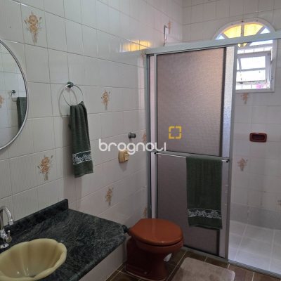 Casa com 150m², 5 quartos (sendo 2 suítes), 3 garagens, no bairro Canasvieiras em Florianópolis