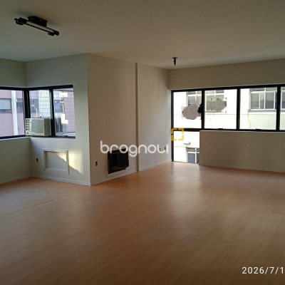 Sala com 60m², 1 garagem, no bairro Centro em Florianópolis