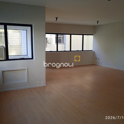 Sala com 60m², 1 garagem, no bairro Centro em Florianópolis