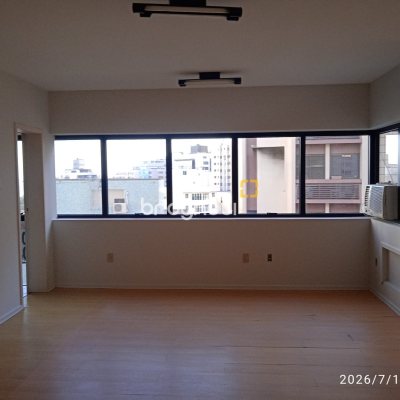 Sala com 60m², 1 garagem, no bairro Centro em Florianópolis