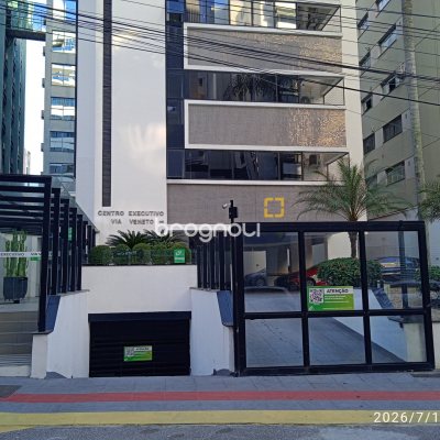 Sala com 60m², 1 garagem, no bairro Centro em Florianópolis